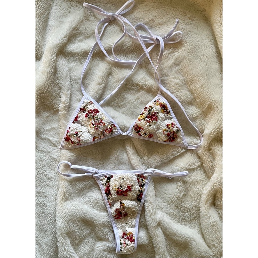 Andi Bagus Bikini